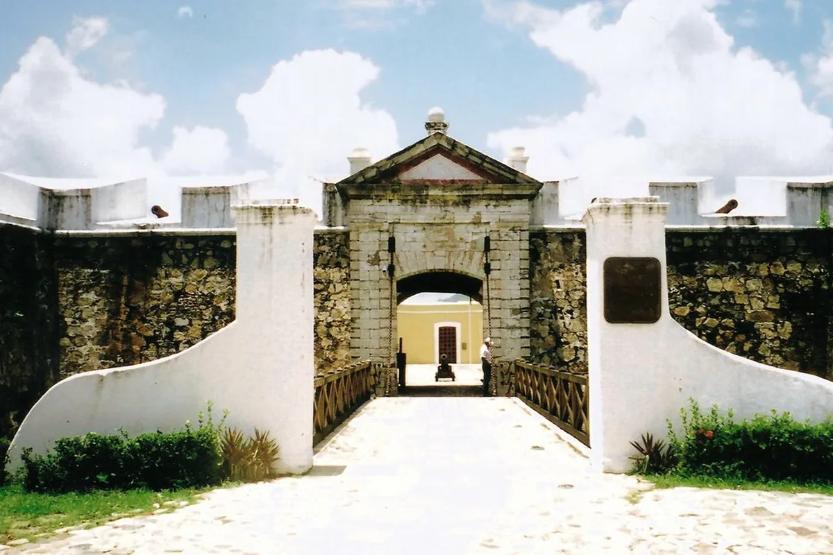 The stone gateway of Fuerte de San Diego, Acapulco's star fort