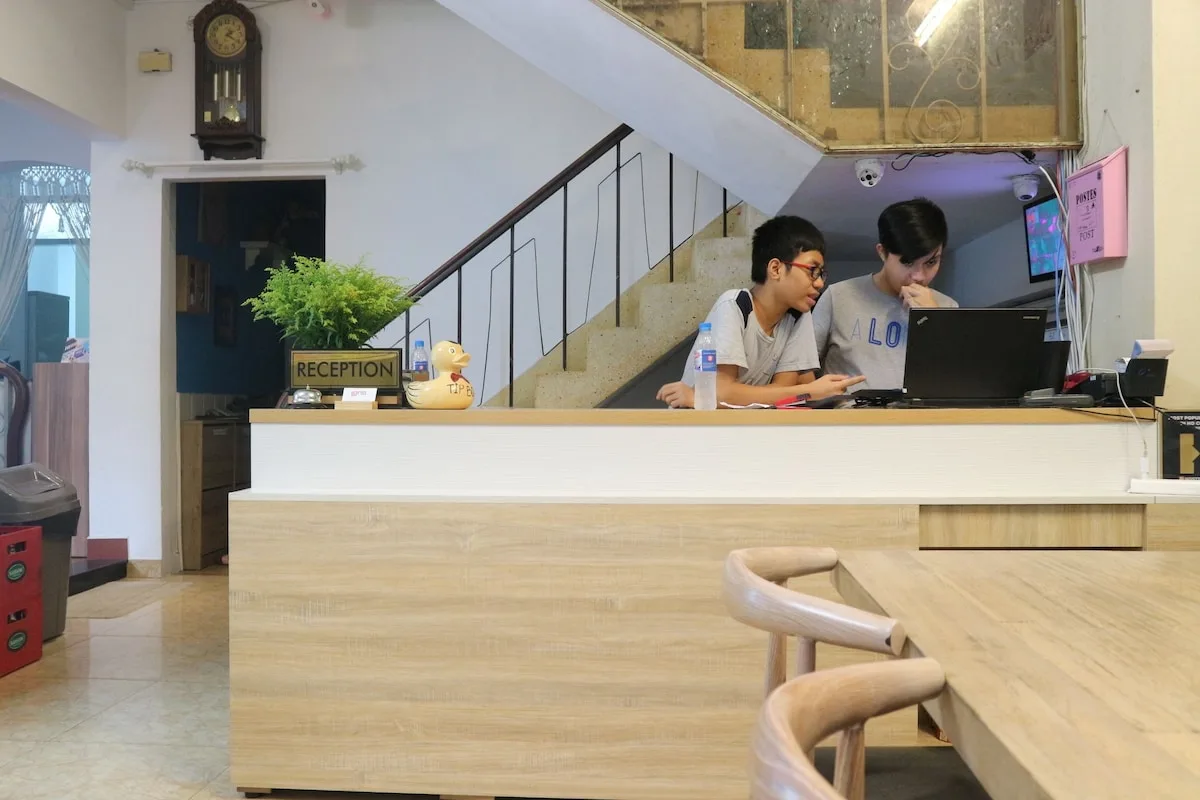 Long Hostel.