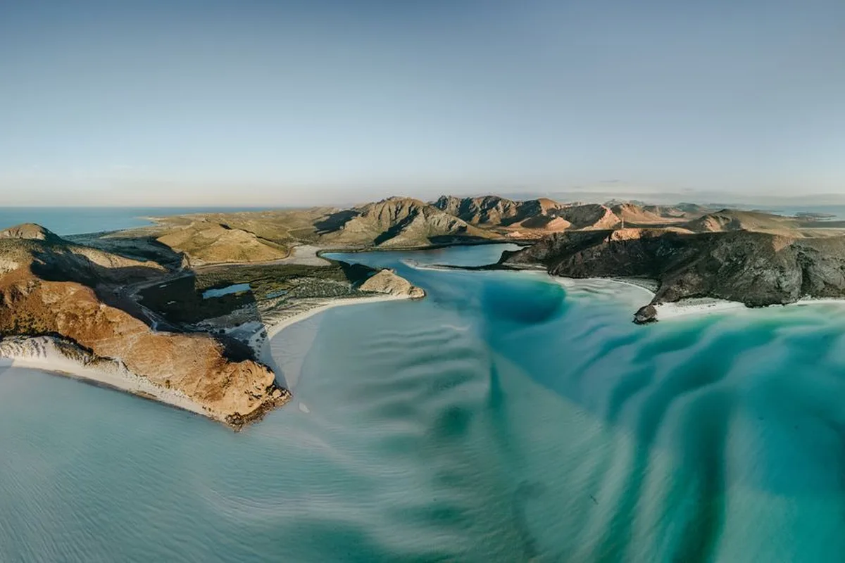 The desert ridges and shallow turquoise bays of Isla Espíritu Santo