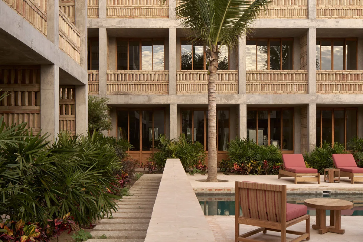 Hotel Humano.