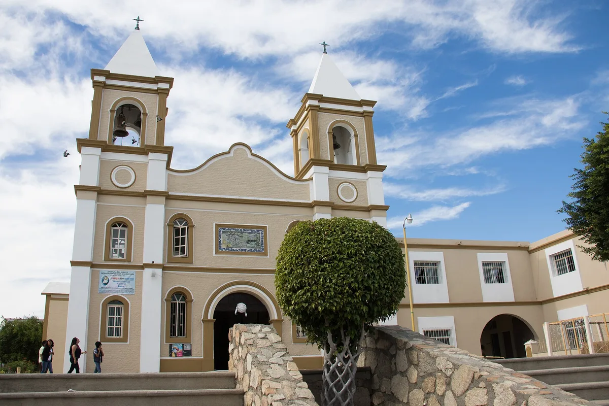 The twin-towered facade of the Misión San José del Cabo Añuití