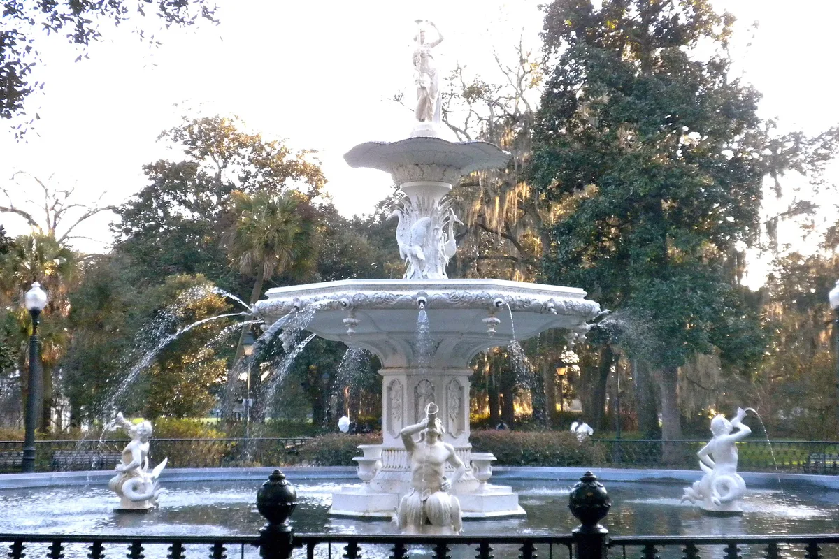 The Forsyth Park fountain in Savannah, framed by live oaks and Spanish moss